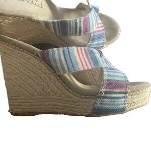EUC SPLENDID Blue/White Strip Wedge sz 8